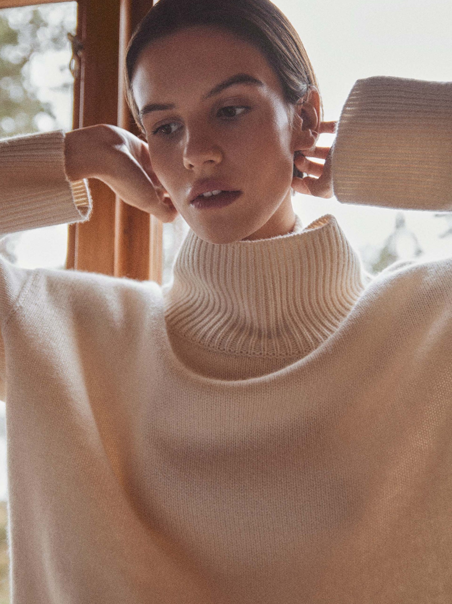 Boyfriend Turtleneck - Feather White
