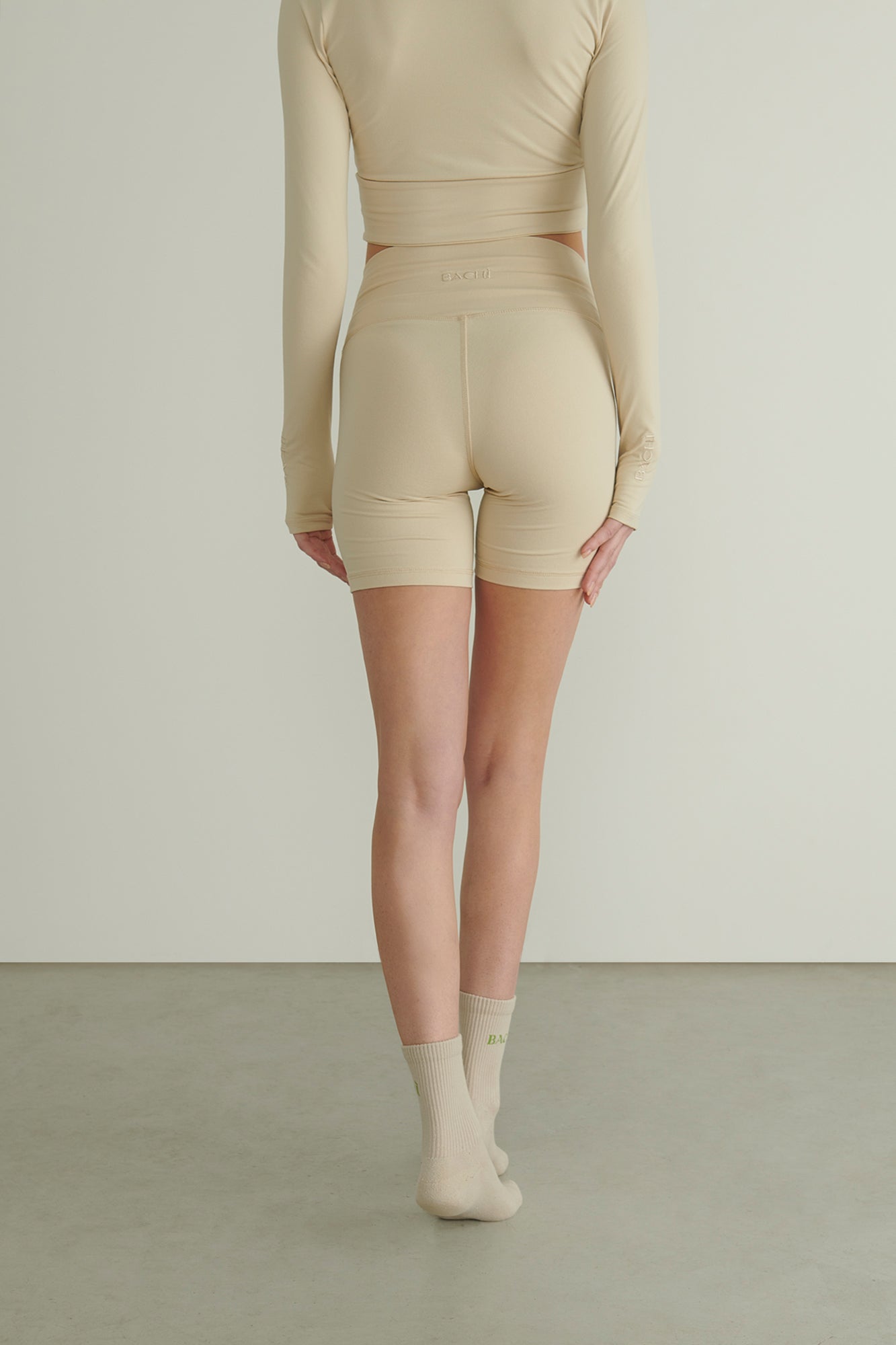 B Short - Beige