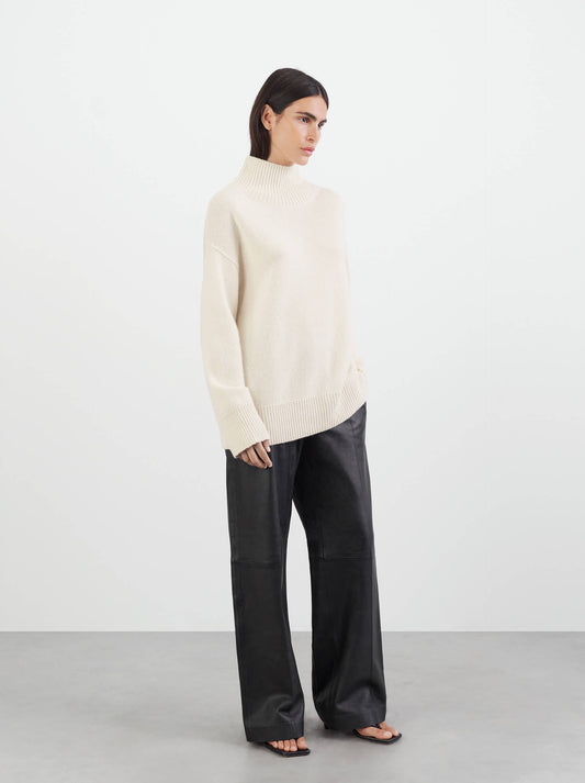 Boyfriend Turtleneck - Feather White